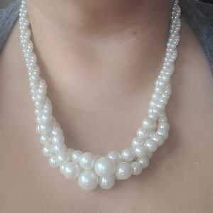 Peral necklace and bracelets